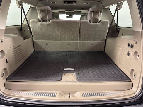 Certified 2020 Chevrolet Suburban LT AWD/4WD image 17