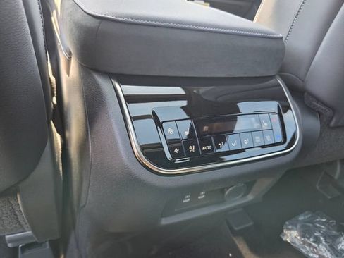 New 2026 INFINITI QX80 4WD image 17