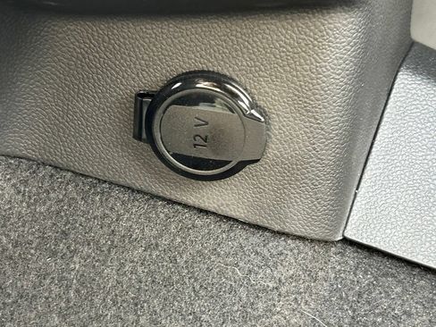Certified 2024 Volkswagen Tiguan SE R-Line FWD image 34