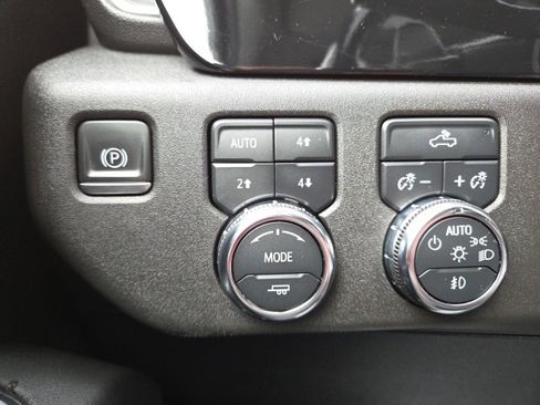 Used 2023 GMC Sierra 1500 Elevation w/ Preferred Package image 11