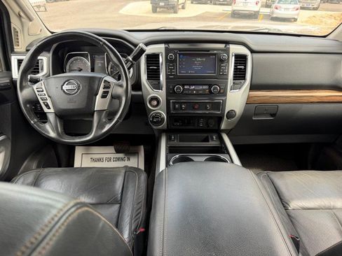 Used 2017 Nissan Titan SL AWD/4WD image 10