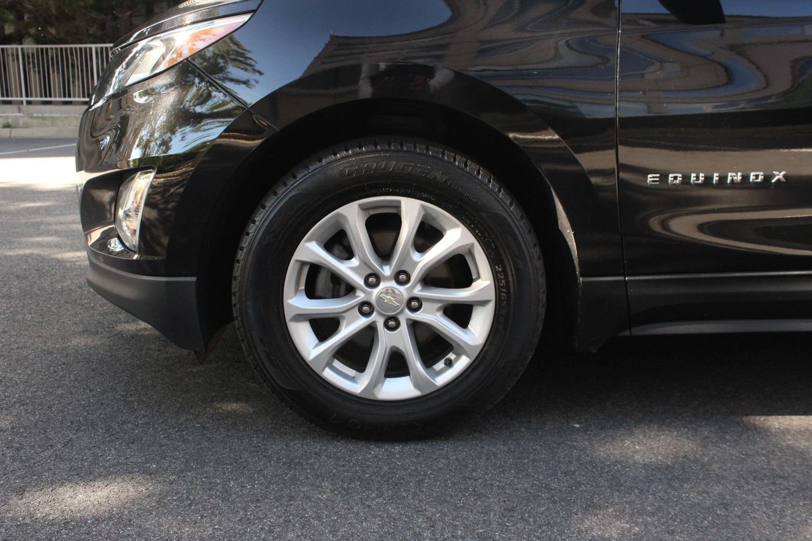 Used 2020 Chevrolet Equinox LT w/ Driver Convenience Package FWD image 11