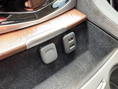 Used 2019 Cadillac Escalade Premium Luxury AWD/4WD image 27