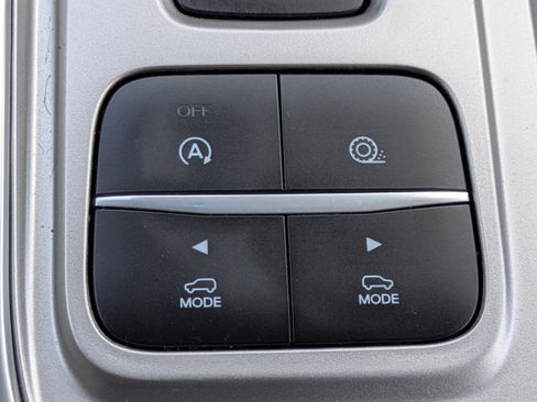 Used 2020 Ford Explorer XLT w/ Equipment Group 202A image 28