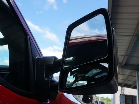 Used 2024 Nissan Titan PRO-4X w/ Pro-4x Convenience Package AWD/4WD image 94