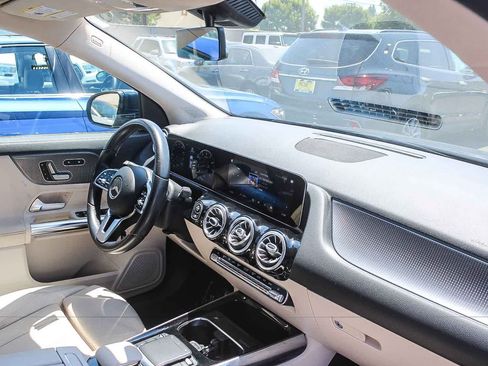 Used 2021 Mercedes-Benz GLA 250 4MATIC image 21