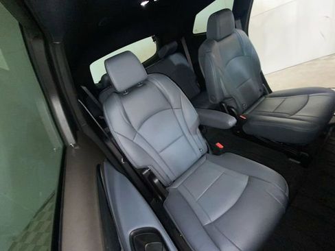 Used 2024 Buick Enclave Essence w/ LPO, Floor Liner Package AWD/4WD image 10