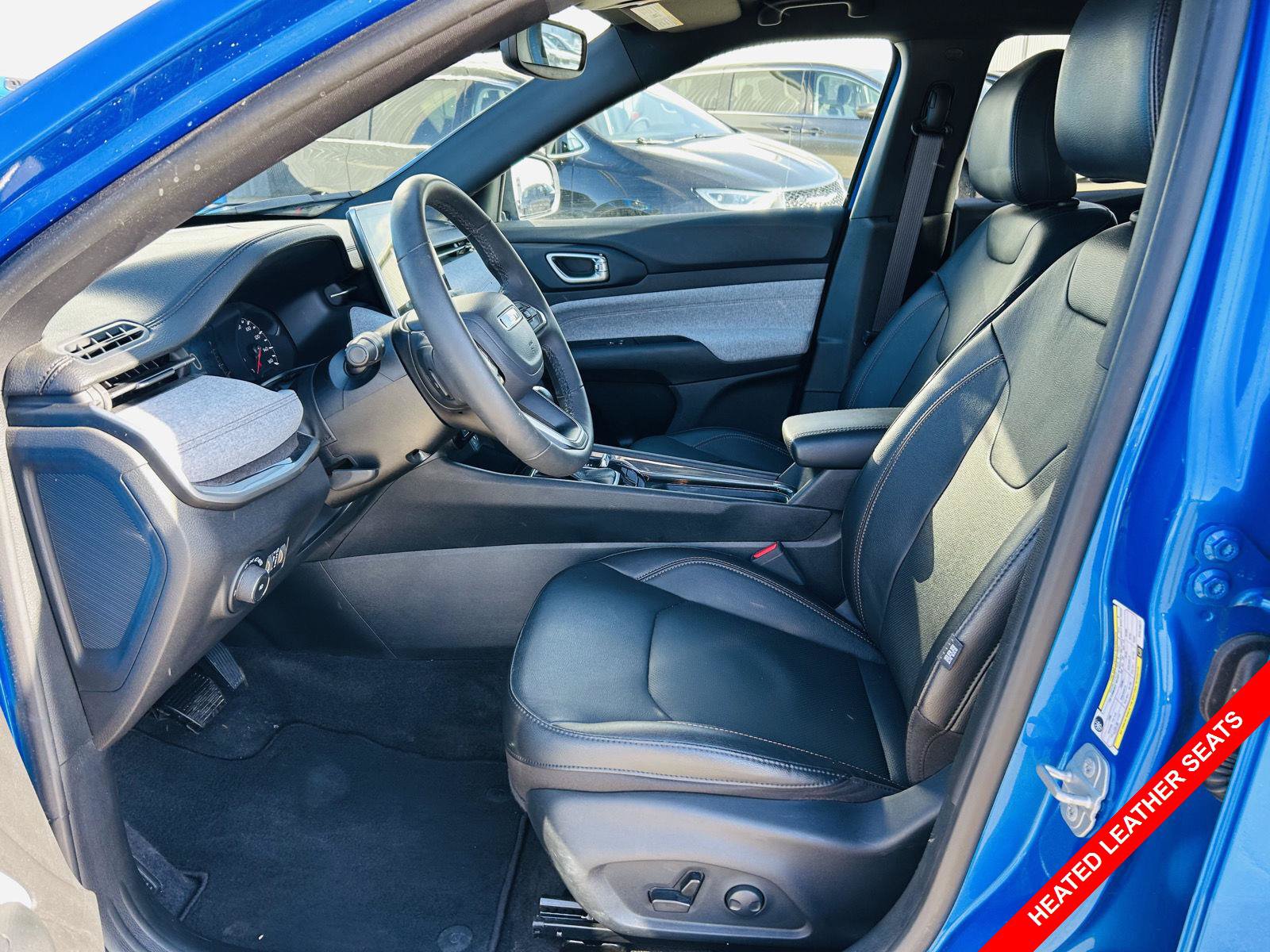 Used 2023 Jeep Compass Latitude AWD/4WD image 3