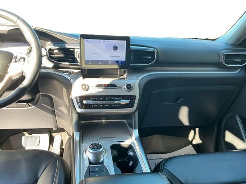 Used 2023 Ford Explorer XLT w/ Equipment Group 202A image 11