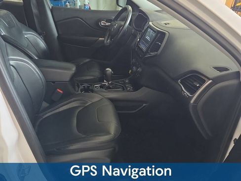 Used 2019 Jeep Cherokee Limited AWD/4WD image 2