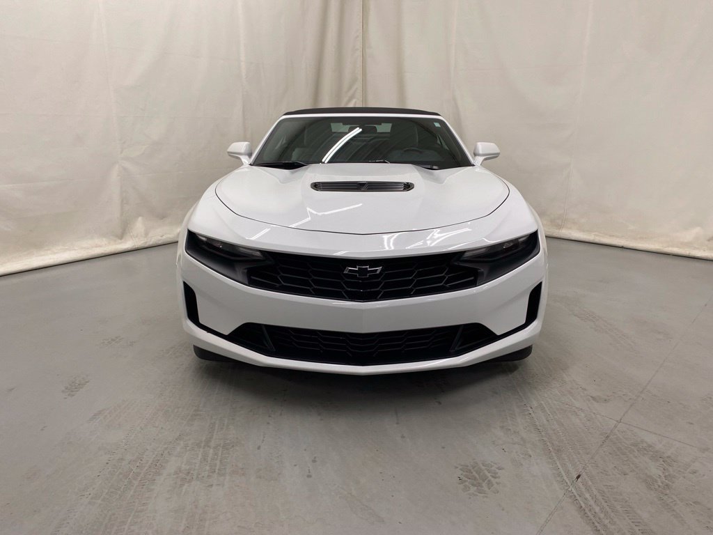 Used 2023 Chevrolet Camaro LT w/ Technology Package RWD image 3
