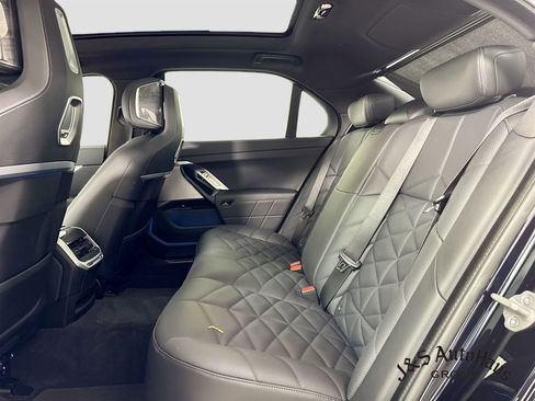 Used 2023 BMW 740i RWD image 27