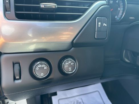 Used 2016 Chevrolet Suburban 3500 LS AWD/4WD image 17