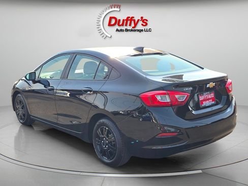 Used 2017 Chevrolet Cruze LS FWD image 12