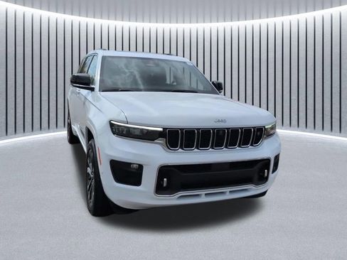 Certified 2025 Jeep Grand Cherokee L Overland w/ Advanced Protech Group III AWD/4WD image 5
