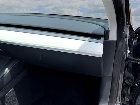 Used 2023 Tesla Model 3 Standard Range RWD image 23