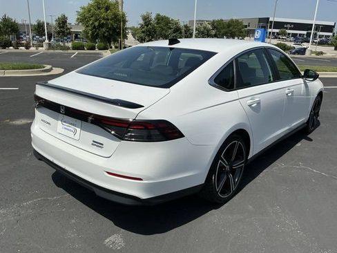 Used 2023 Honda Accord Sport image 3