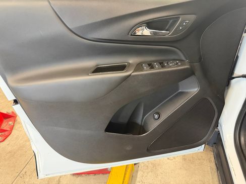 Used 2024 Chevrolet Equinox LT FWD image 25
