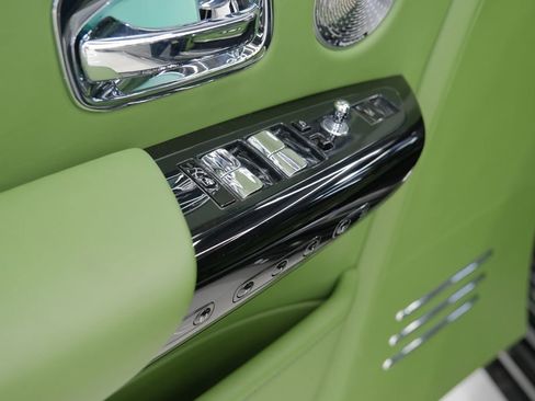 Used 2023 Rolls-Royce Phantom Sedan w/ The Phantom Package image 76