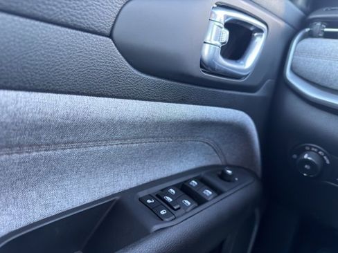 Used 2024 Jeep Compass Latitude w/ Sun and Sound Group image 24