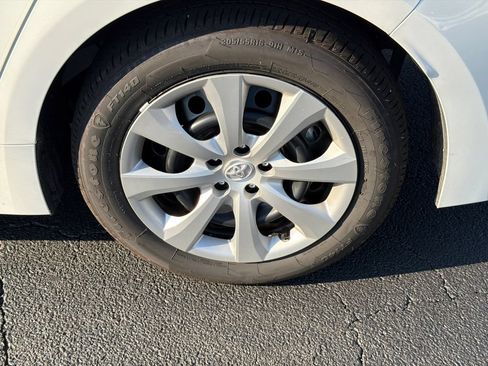 Used 2026 Toyota Corolla LE FWD image 21