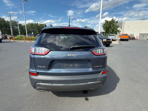 Used 2020 Jeep Renegade Latitude w/ Popular Equipment Group AWD/4WD image 5