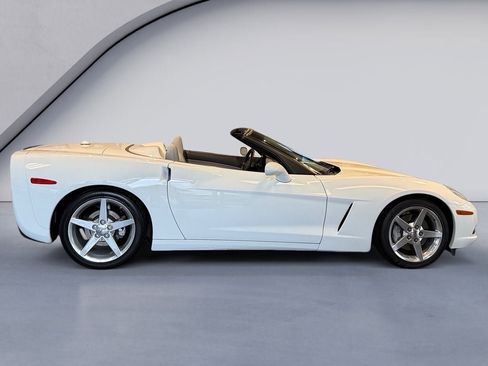 Used 2005 Chevrolet Corvette Convertible w/ Preferred Equipment Group RWD image 6