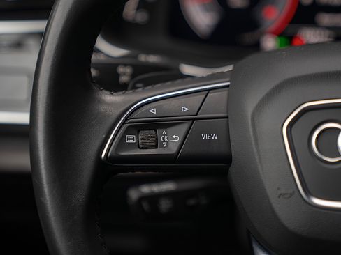 Used 2019 Audi Q8 Prestige w/ Luxury Package image 7