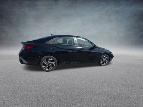 Used 2025 Hyundai Elantra Sport FWD image 25