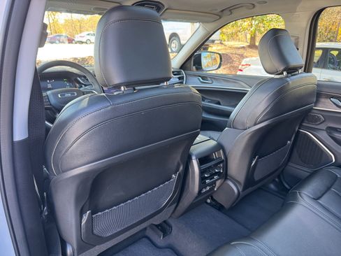 Used 2022 Jeep Grand Cherokee Limited 4xe image 45