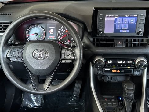 Used 2021 Toyota RAV4 XLE FWD image 20
