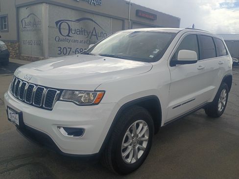 Used 2022 Jeep Grand Cherokee Laredo E w/ Security & Convenience Group AWD/4WD image 2