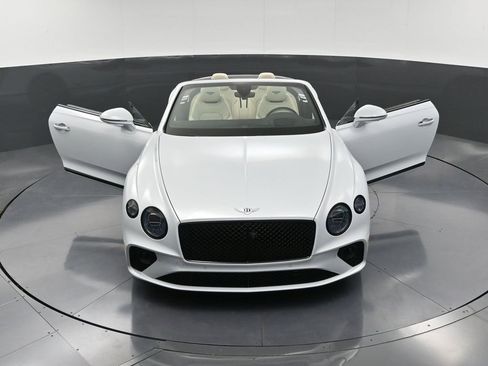 Used 2024 Bentley Continental GT image 39