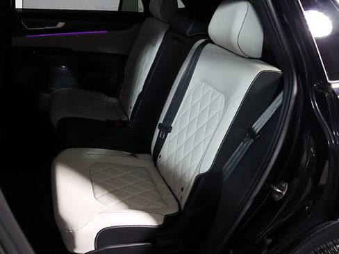 Used 2024 Volkswagen Atlas Cross Sport SEL Premium R-Line AWD/4WD image 13