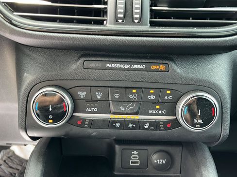 Used 2025 Ford Escape ST-Line Select AWD/4WD image 20