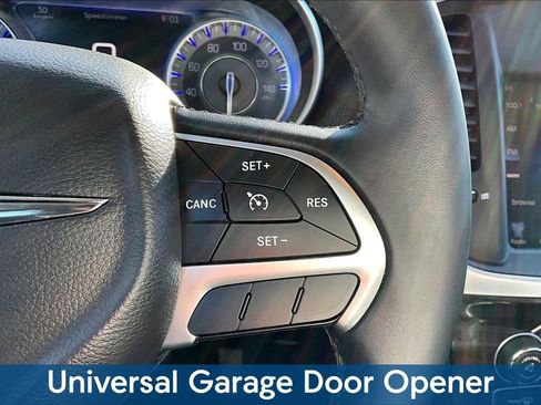 Used 2016 Chrysler 300 Limited image 15