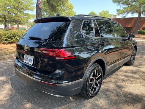 Used 2021 Volkswagen Tiguan SE image 5