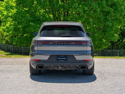 Used 2024 Porsche Cayenne AWD/4WD image 6