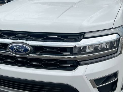 Used 2022 Ford Expedition Max Limited AWD/4WD image 11