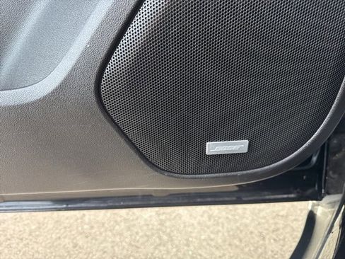 Used 2023 GMC Acadia SLT image 23