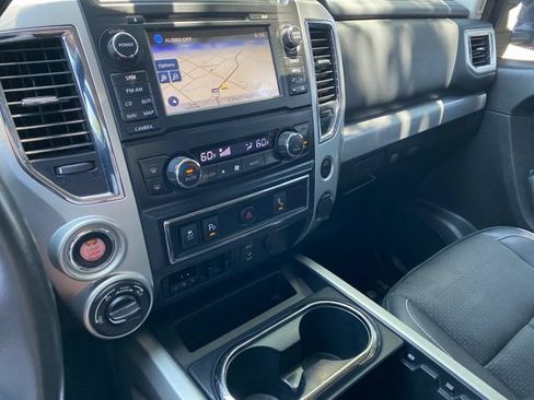 Used 2017 Nissan Titan PRO-4X AWD/4WD image 19