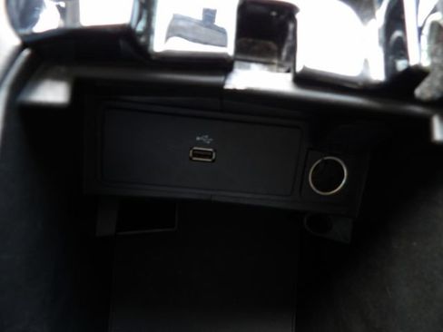 Used 2016 Ford Fusion SE w/ Equipment Group 201A FWD image 32