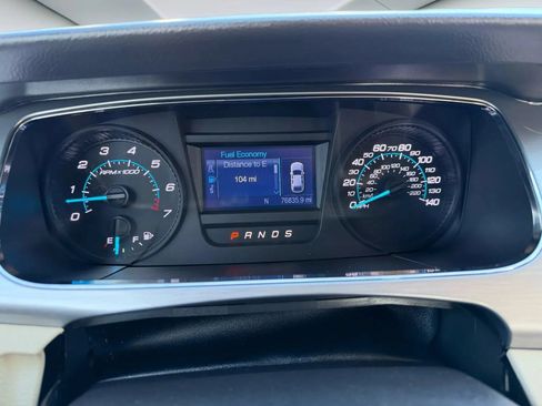 Used 2016 Ford Taurus SEL FWD image 11