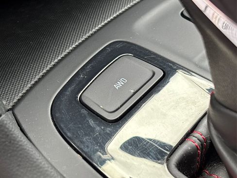 Used 2022 Chevrolet Equinox RS image 32