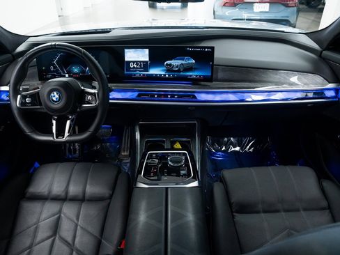 Used 2024 BMW 750e xDrive image 9