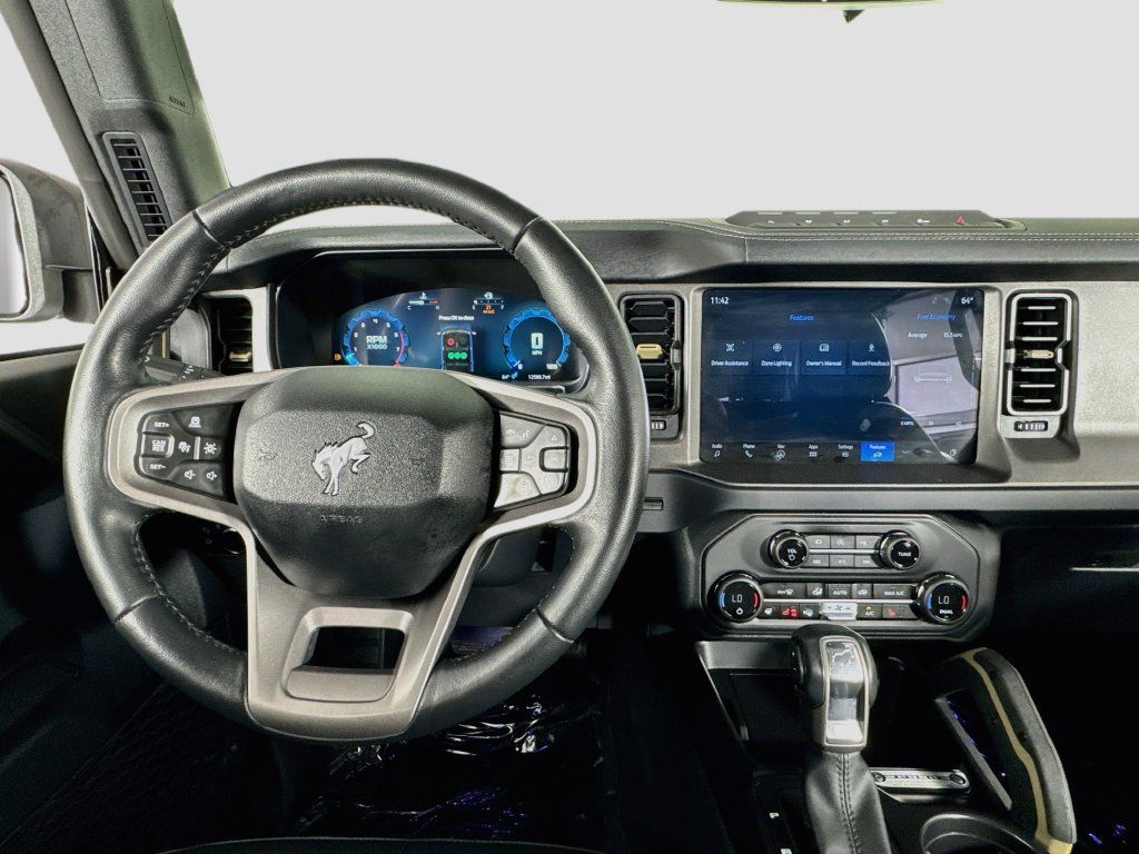 Used 2025 Ford Bronco Badlands AWD/4WD image 14