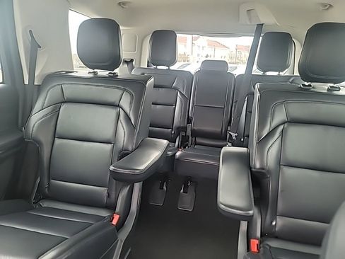 Used 2025 Lincoln Navigator Reserve image 30