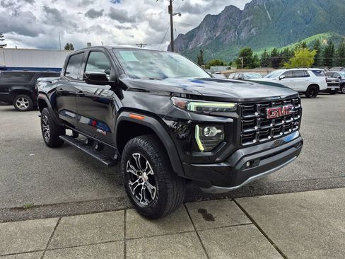 Used 2023 GMC Canyon AT4 AWD/4WD image 3