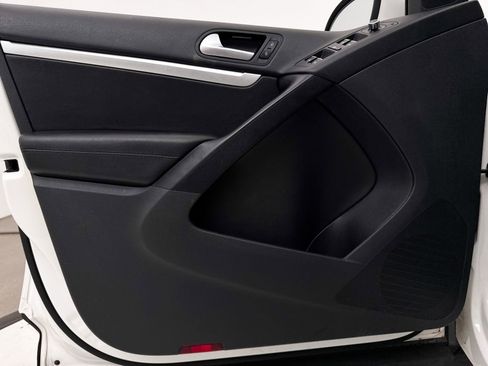 Used 2013 Volkswagen Tiguan SEL image 26