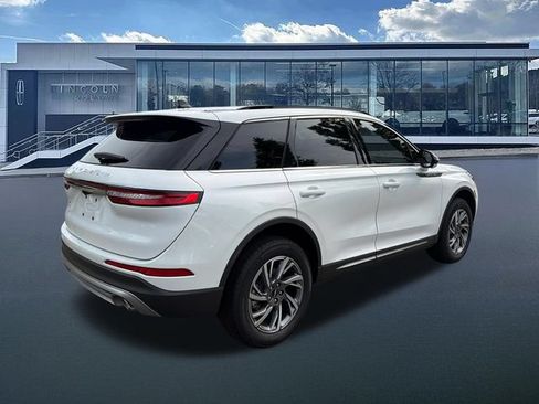 New 2026 Lincoln Corsair Premiere FWD image 8